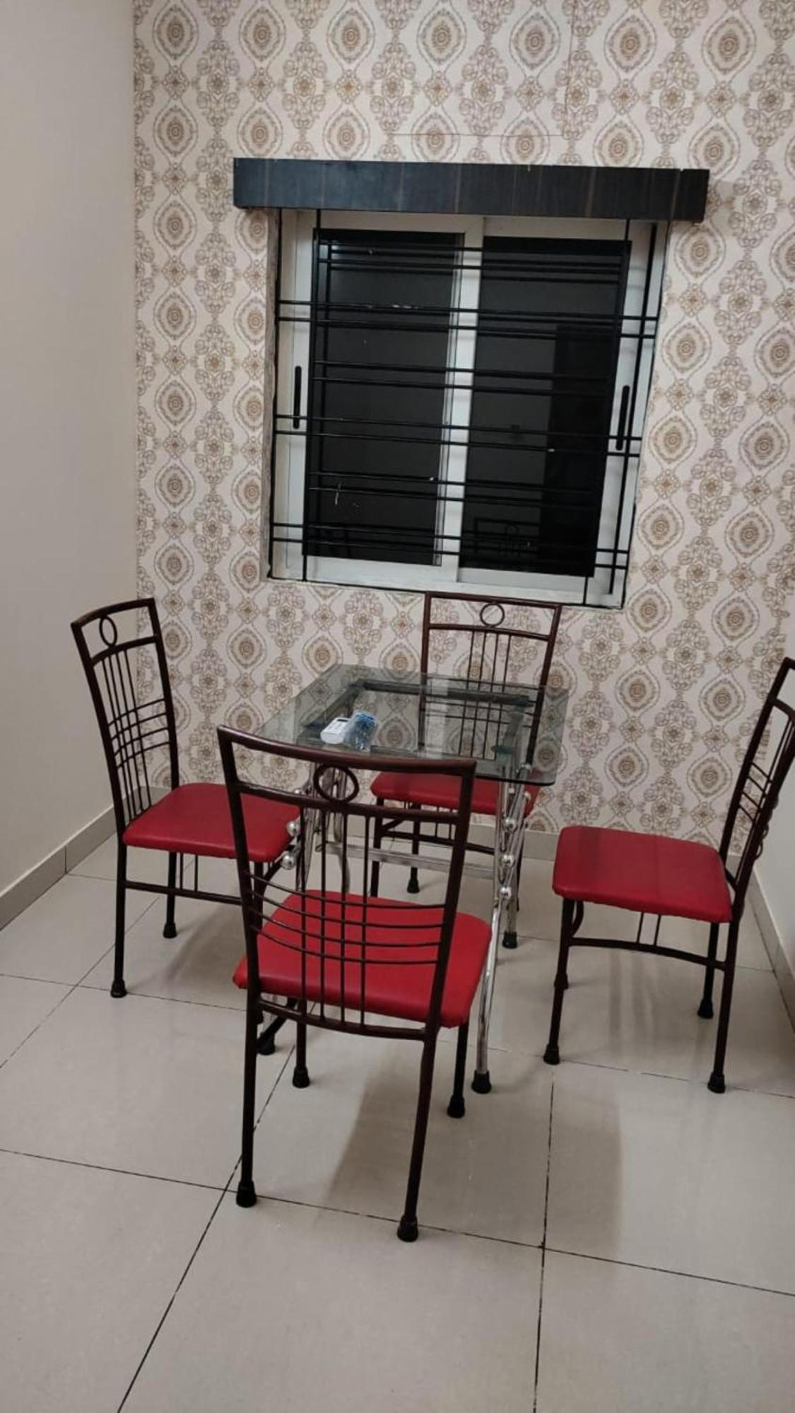 Goroomgo Blue Bell Bhubaneswar - Well Decorated Room -Wifi And Parking Facilities Available Eksteriør billede